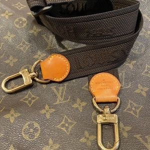 SOLD! LOUIS VUITTON Crossbody Shoulder Strap